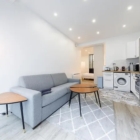 Daire Luxurious And Cosy In The Center Of 14 *