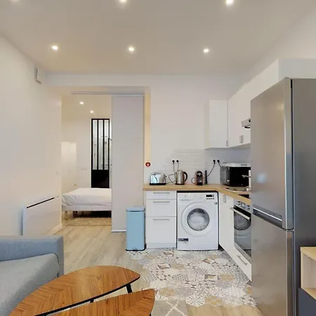 Daire Luxurious And Cosy In The Center Of 14